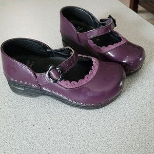 Kids 28 Jill Mary Jane Dansko purple shoes